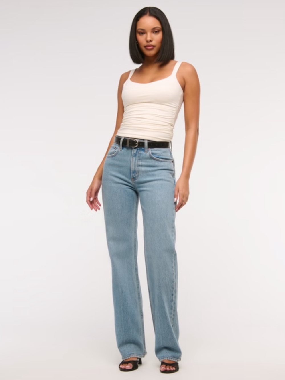 Abercrombie & Fitch The 90’s Relaxed Jean High Rise in Distressed Wash